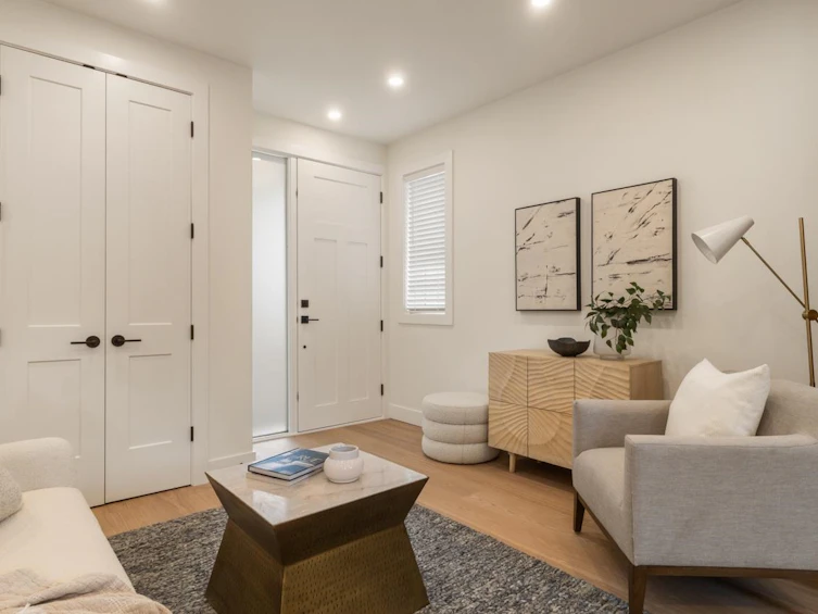 2049 E 4th Avenue, Vancouver, BC, V5N 1K5 - 4