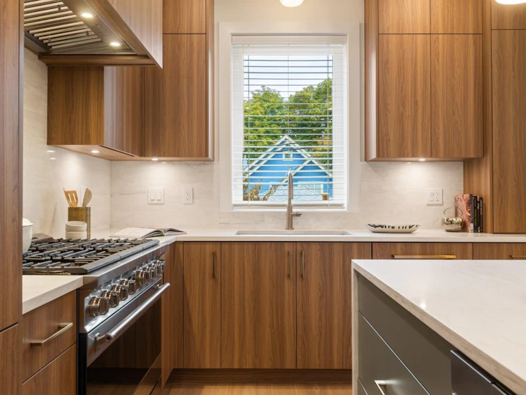 2049 E 4th Avenue, Vancouver, BC, V5N 1K5 - 8