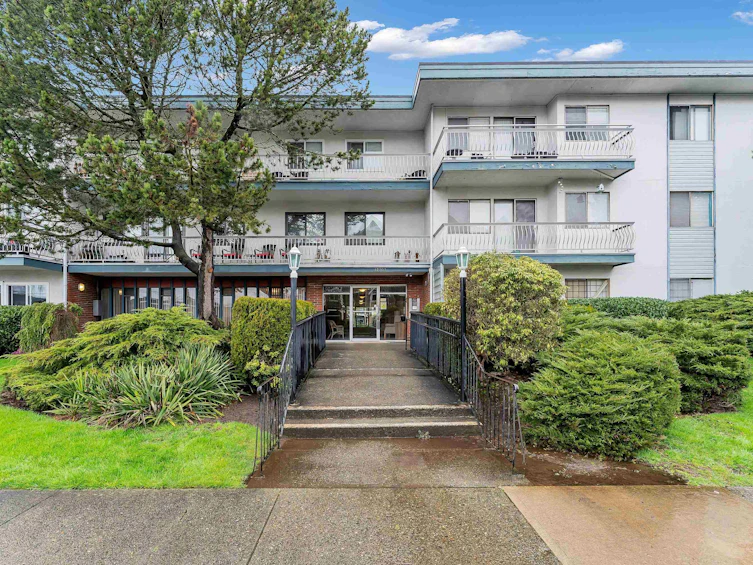 322-17707 57a Avenue, Surrey, BC, V3S 1J2 - 18