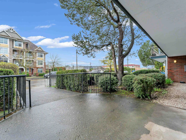 322-17707 57a Avenue, Surrey, BC, V3S 1J2 - 17