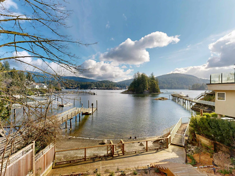 4545 Strathcona Road, North Vancouver, BC, V7G 1G7