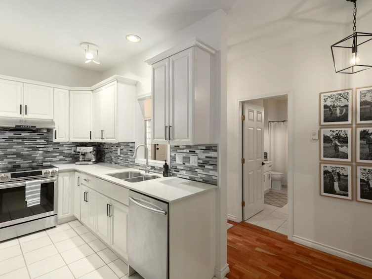 PH2-2577 Willow Street, Vancouver, BC, V5Z 3N8 - 5