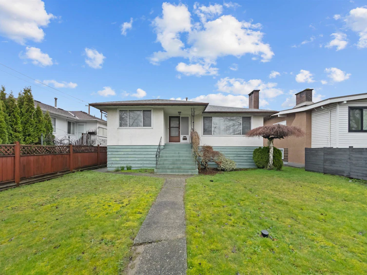3115 E 49 Avenue, Vancouver, BC, V5S 1L2 - 2