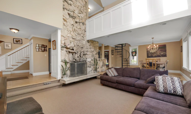 1159 Axen Road