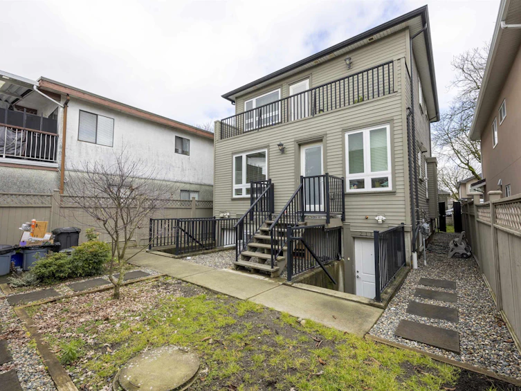 2118 Waverley Avenue, Vancouver, BC, V5P 1R5 - 4