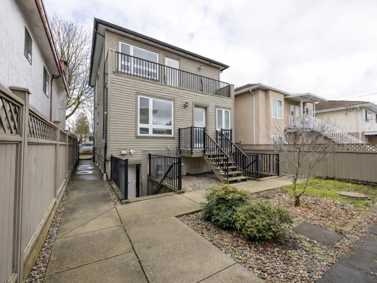 2118 Waverley Avenue, Vancouver, BC, V5P 1R5 - 6