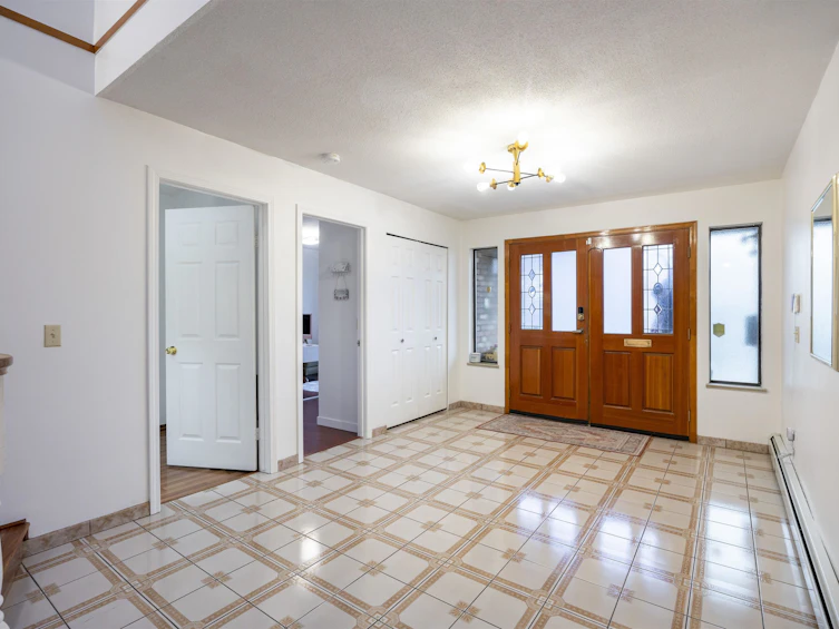 6126 Dickens Street, Burnaby, BC, V5H 1W7 - 2