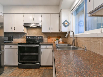 9-32870 Bevan Way - 3