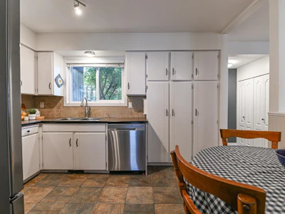 9-32870 Bevan Way - 5