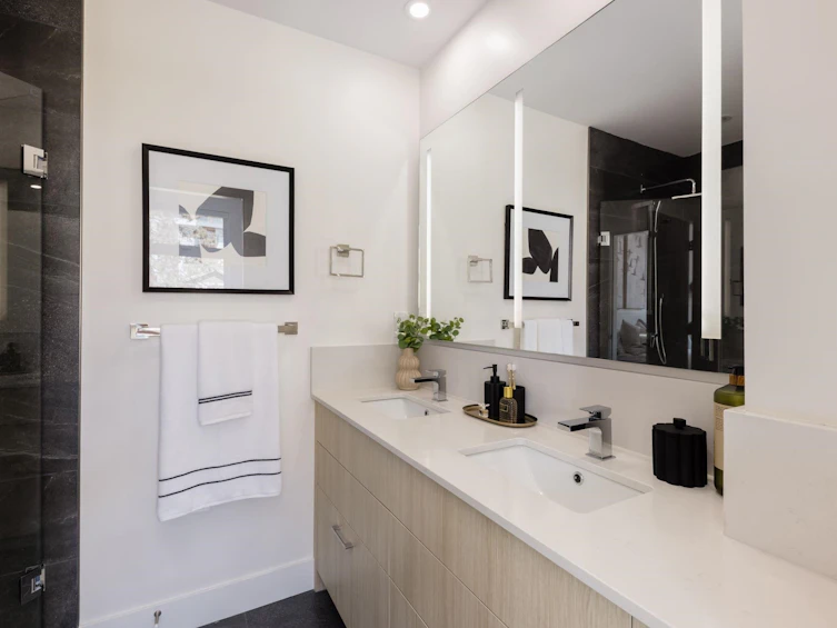 102-342 Mountain Highway, North Vancouver, BC, V7J 2K8 - 25