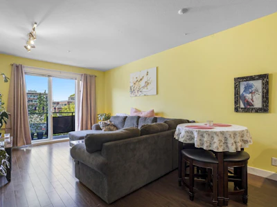 203-33539 Holland Avenue - 5