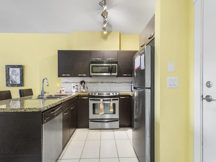 203-33539 Holland Avenue, Abbotsford, BC, V2S 0C6 - 11