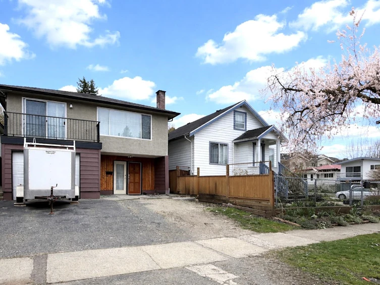 4882 Moss Street, Vancouver, BC, V5R 3Y2 - 2