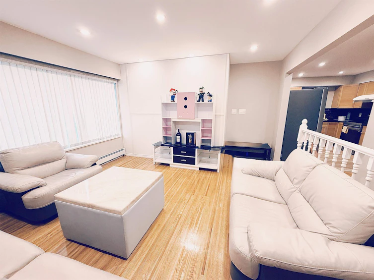 4882 Moss Street, Vancouver, BC, V5R 3Y2 - 4