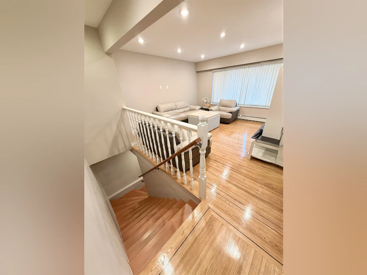 4882 Moss Street, Vancouver, BC, V5R 3Y2 - 7