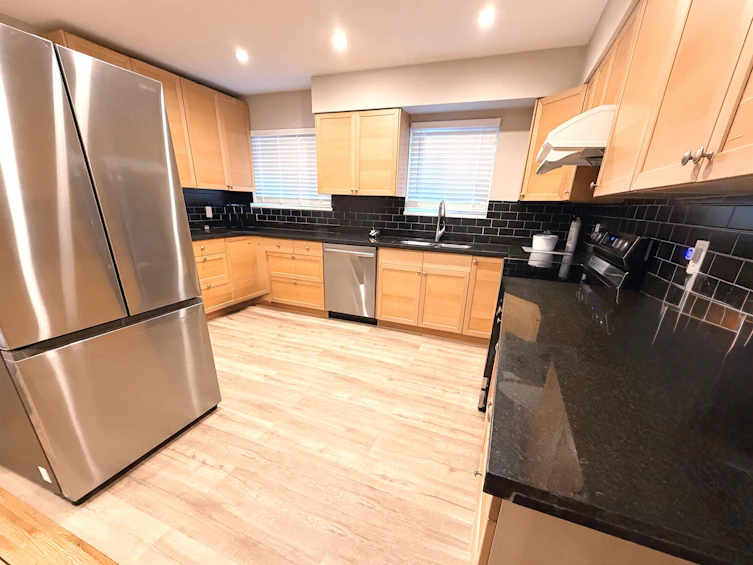 4882 Moss Street, Vancouver, BC, V5R 3Y2 - 6