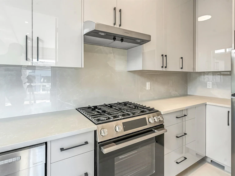 11463 138a Street, Surrey, BC, V3R 0J3 - 6