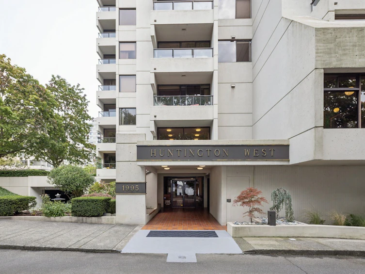 301-1995 Beach Avenue, Vancouver, BC, V6G 2Y3 - 2