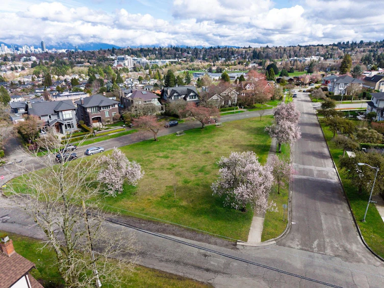 2715 W 31st Avenue, Vancouver, BC, V6L 1Z9 - 31