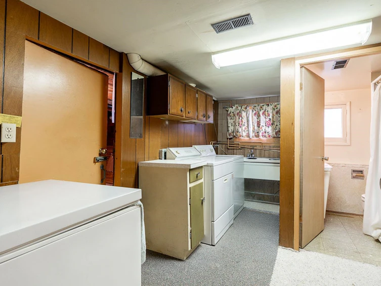 2715 W 31st Avenue, Vancouver, BC, V6L 1Z9 - 25