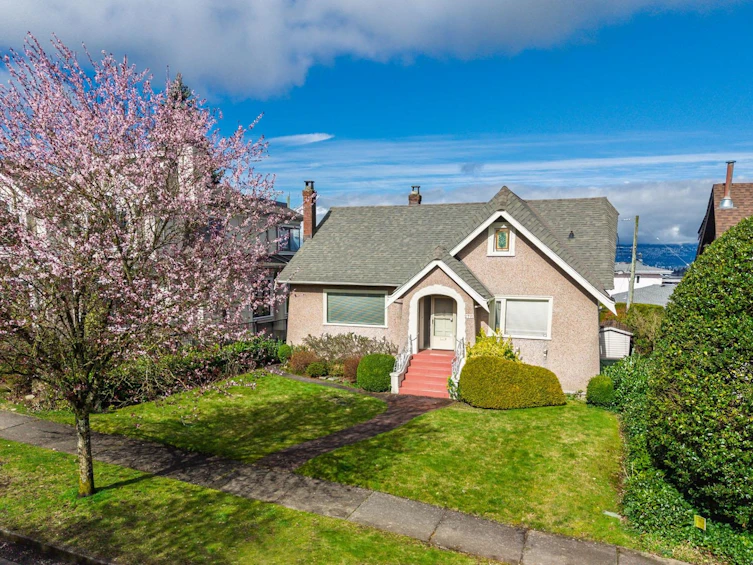 2715 W 31st Avenue, Vancouver, BC, V6L 1Z9 - 33
