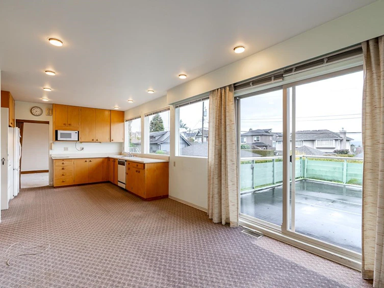 2715 W 31st Avenue, Vancouver, BC, V6L 1Z9 - 12
