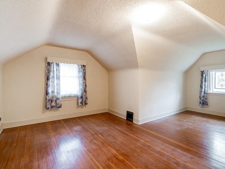 2715 W 31st Avenue, Vancouver, BC, V6L 1Z9 - 15