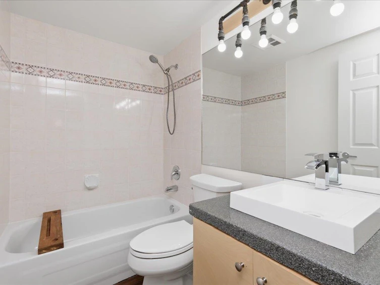 306-223 Mountain Highway, North Vancouver, BC, V7J 3V3 - 26