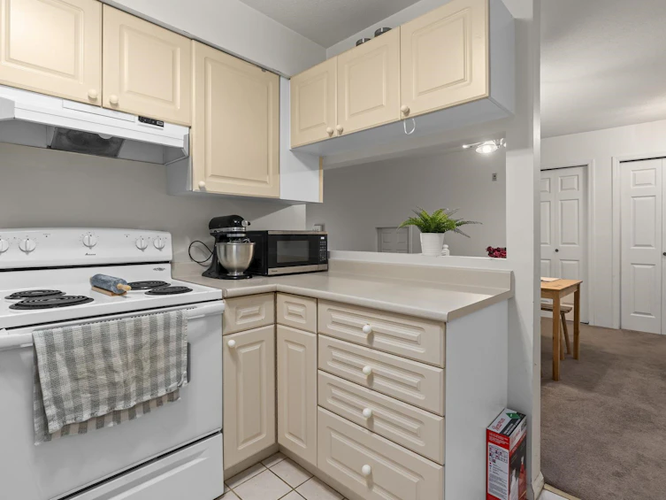 202-7011 Blundell Road, Richmond, BC, V6Y 1J5 - 5