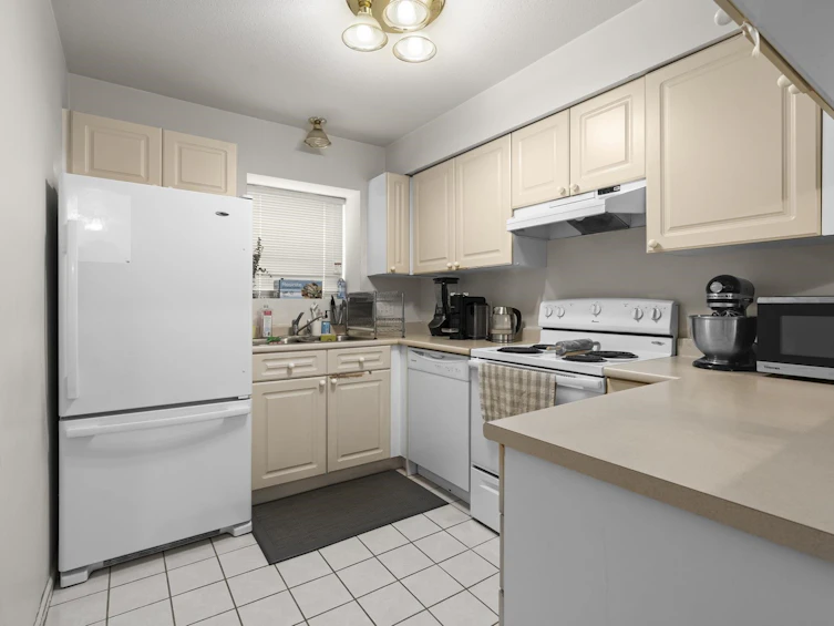 202-7011 Blundell Road, Richmond, BC, V6Y 1J5 - 4