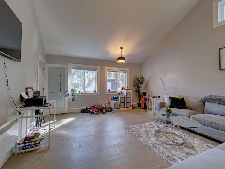 9168 Sunshine Coast Highway, Halfmoon Bay, BC, V7Z 1E9 - 16