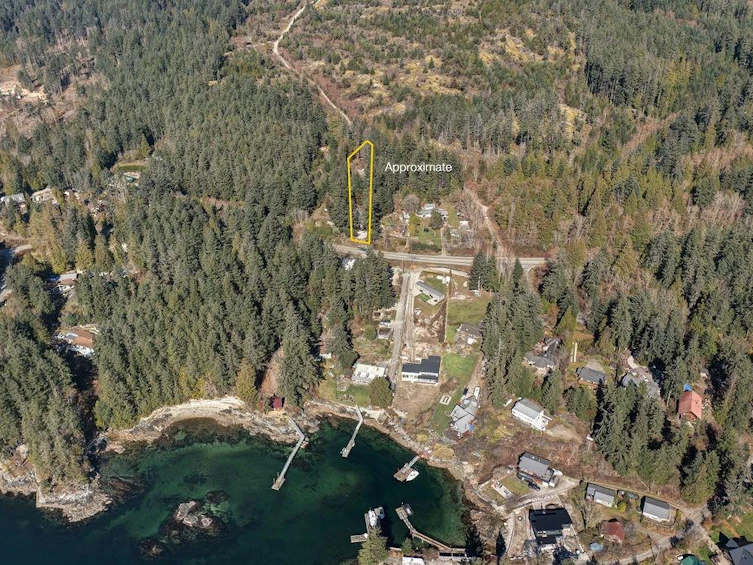 9168 Sunshine Coast Highway, Halfmoon Bay, BC, V7Z 1E9 - 2
