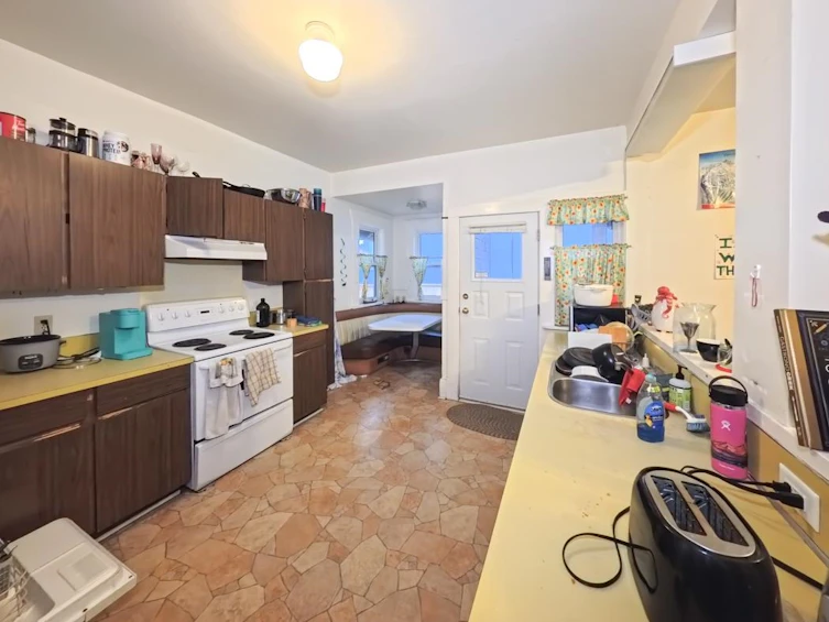 5570 Balaclava Street, Vancouver, BC, V6N 1L1 - 5
