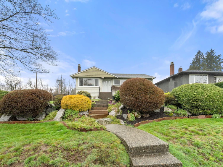 462 W 26th Street, North Vancouver, BC, V7N 2G8 - 2