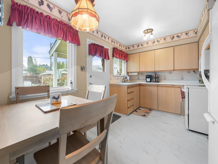 462 W 26th Street, North Vancouver, BC, V7N 2G8 - 15