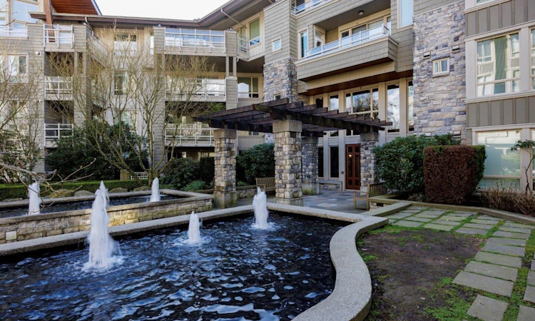 208-560 Raven Woods Drive