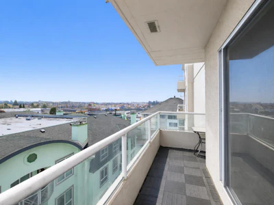 602-45765 Spadina Avenue - 5