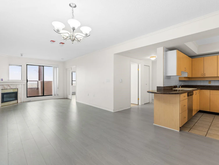 1605-6611 Cooney Road, Richmond, BC, V6Y 4C5 - 2