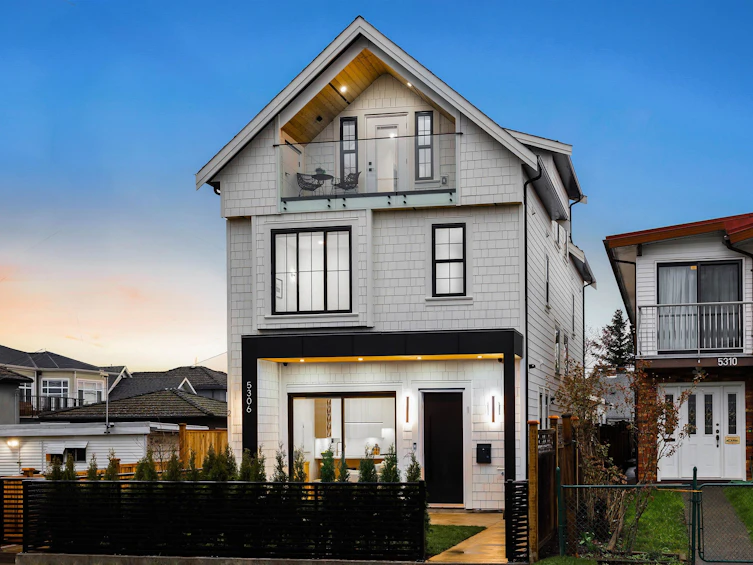 1-5306 Culloden Street, Vancouver, BC, V5W 3R6