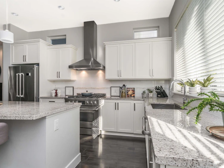 16772 23 Avenue, Surrey, BC, V3Z 0M7 - 16