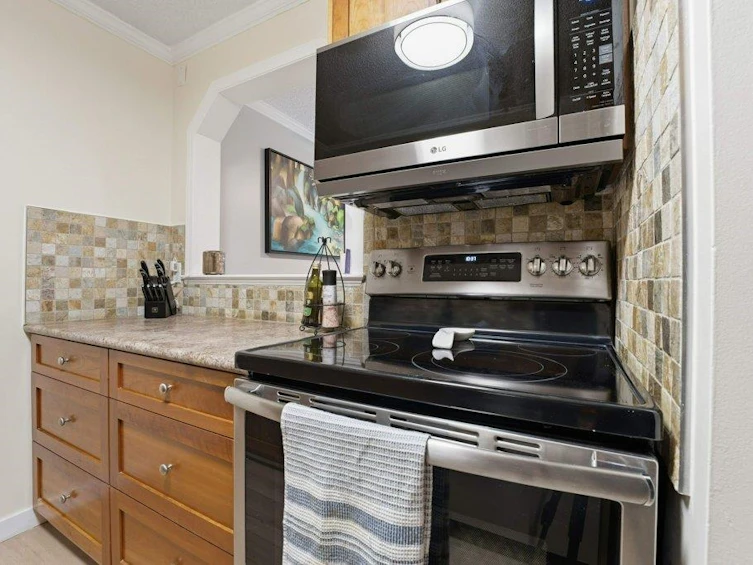 207-10220 Ryan Road, Richmond, BC, V7A 4R1 - 14