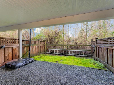 32-18681 68 Avenue - 3