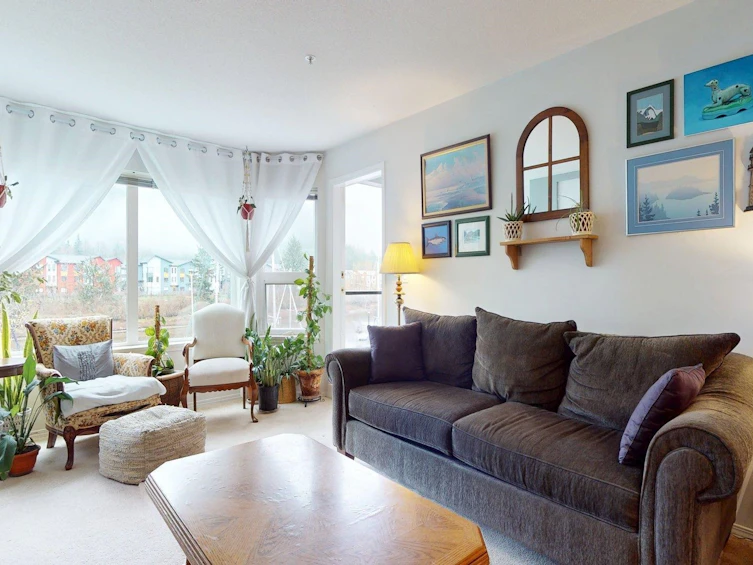 202-1468 Pemberton Avenue, Squamish, BC, V8B 0K2 - 3