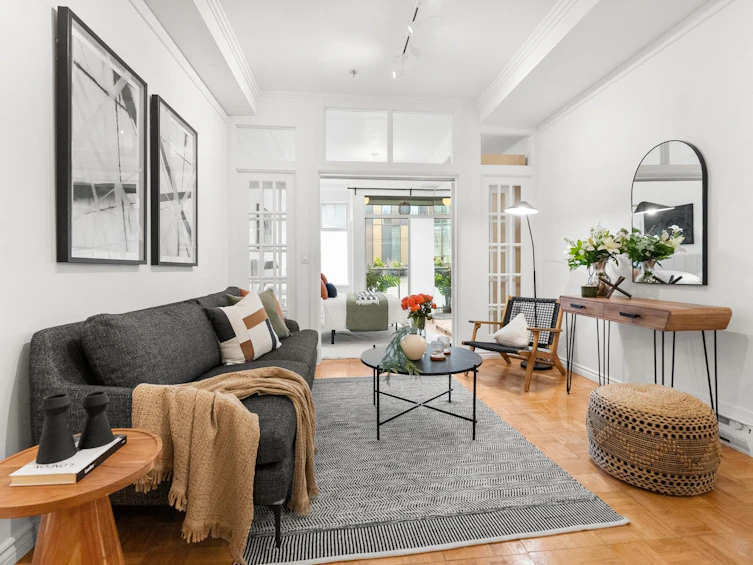 B5-238 E 10th Avenue, Vancouver, BC, V5T 1Z5 - 2