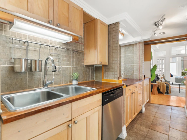 B5-238 E 10th Avenue, Vancouver, BC, V5T 1Z5 - 19
