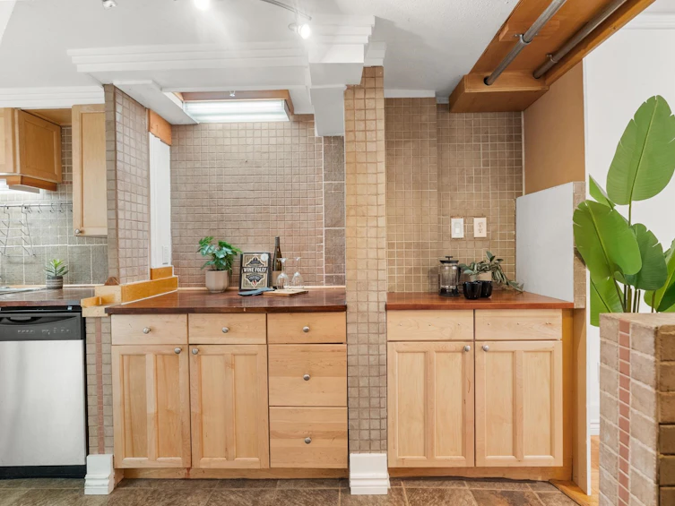 B5-238 E 10th Avenue, Vancouver, BC, V5T 1Z5 - 18