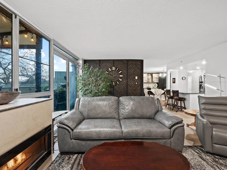 403-1159 Main Street, Vancouver, BC, V6A 4B6 - 4