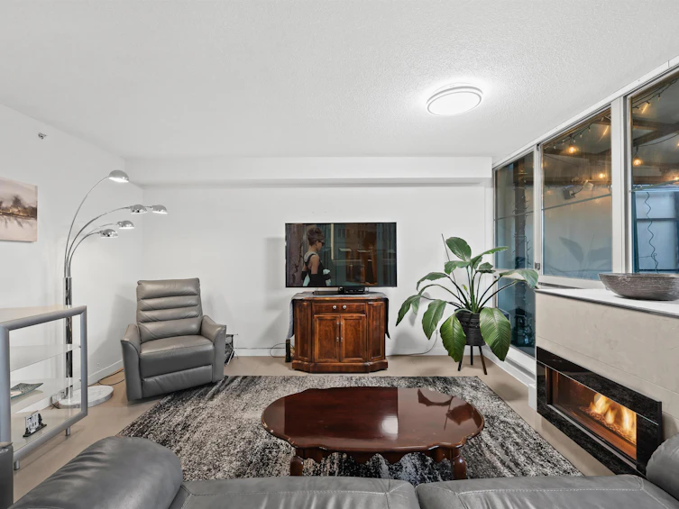 403-1159 Main Street, Vancouver, BC, V6A 4B6 - 3
