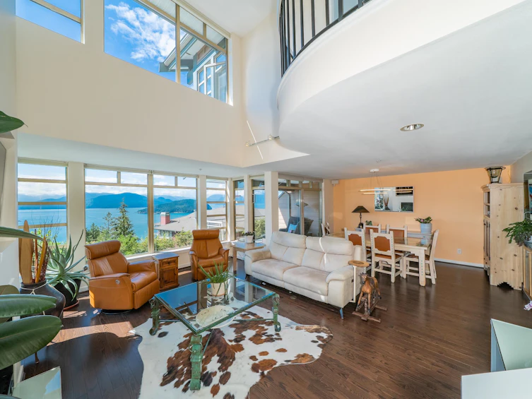 8664 Seascape Drive, West Vancouver, BC, V7W 3J7 - 4