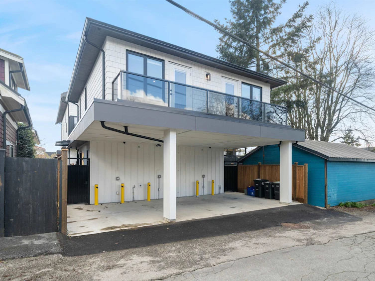 2609 Dundas Street, Vancouver, BC, V5K 1R1